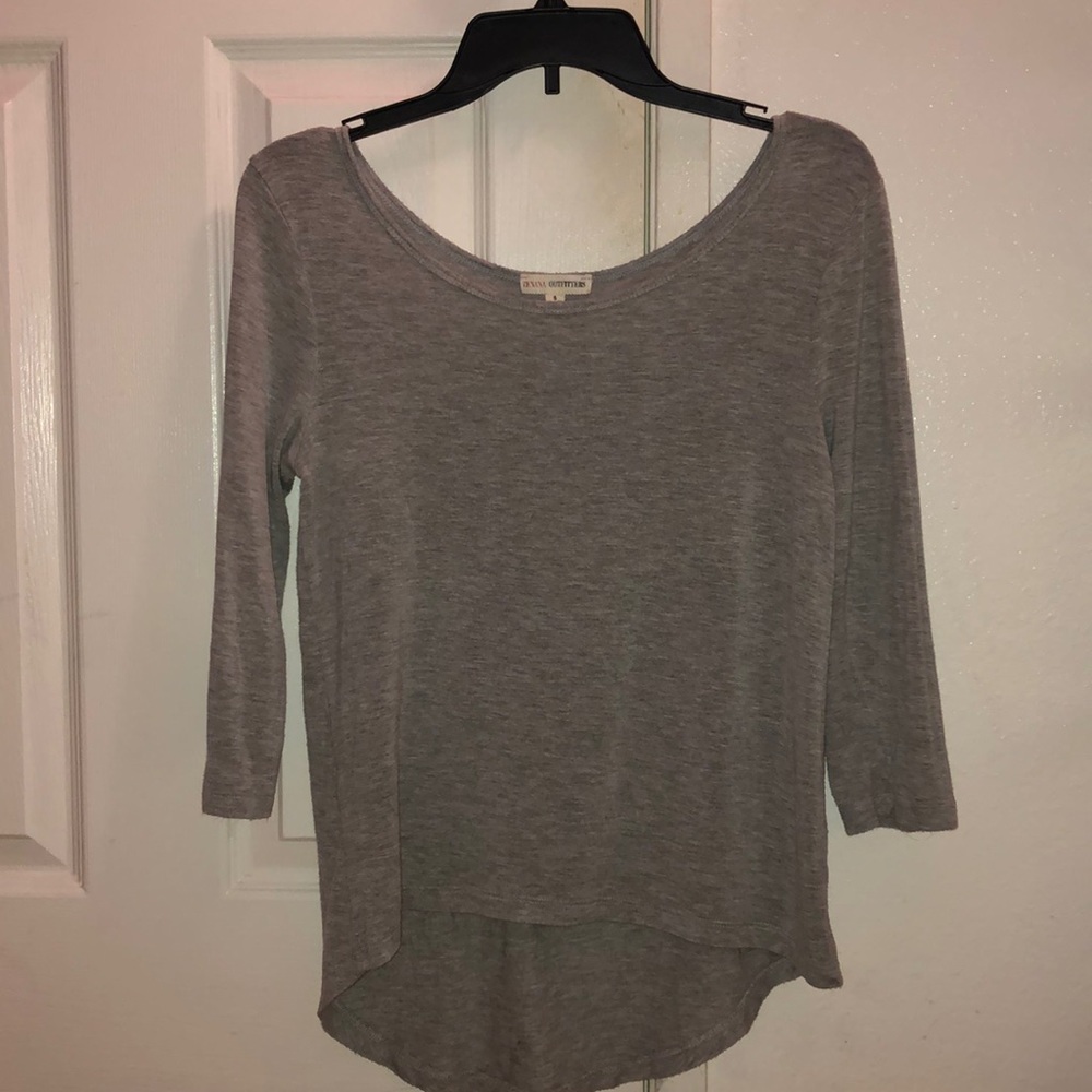 Zenana Outfitters gray tee